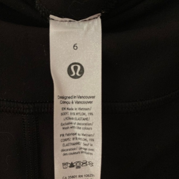 NWOT Lululemon Align High Rise Mini Flare Short - Black - Size 6 - Picture 6 of 6